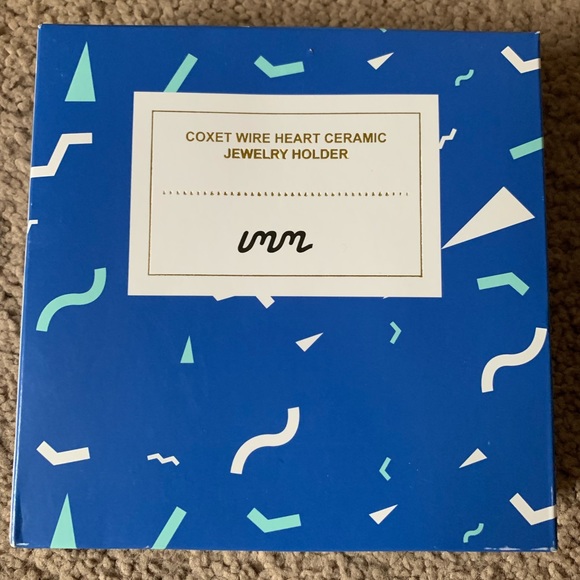 Coxet Wire Heart Ceramic Jewelry Holder.    IMM living - Picture 1 of 6